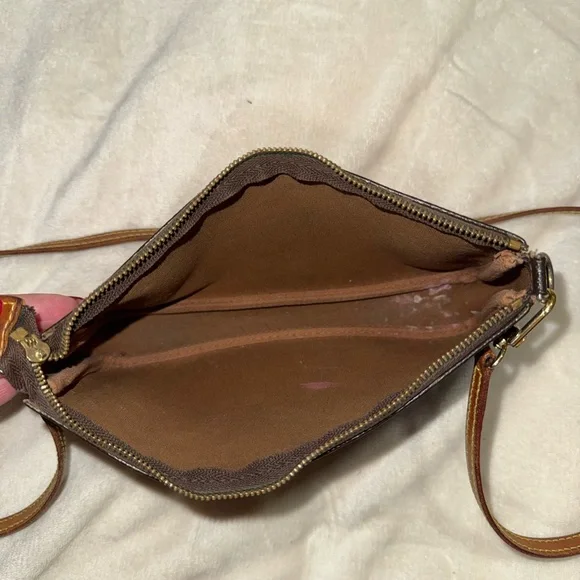 Louis Vuitton Mini Pochette Purse - Picture 9 of 11